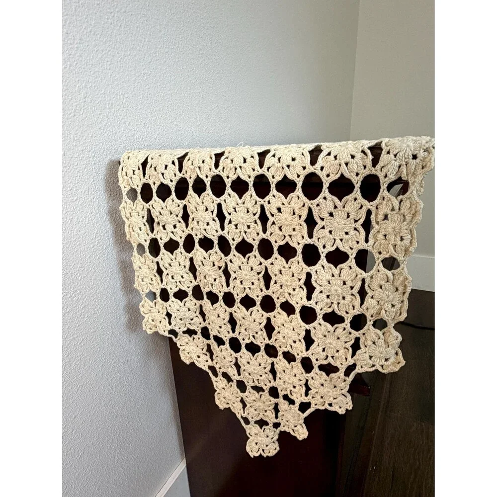 Vintage Cream Crochet Table Runner, Floral Openwork, Cottagecore Grannycore Deco
